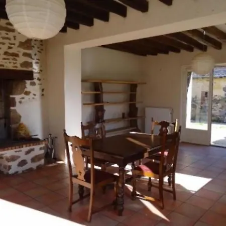 House La Sauvagere 1 *